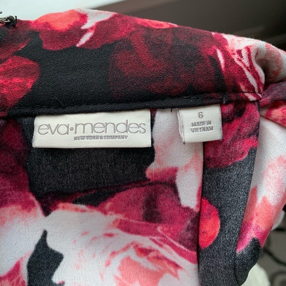 Eva Mendes New York & Co Floral Skirt - Picture 3 of 4